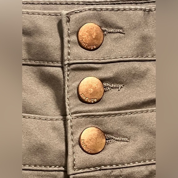 Refuge Women's Mauve High Waisted Button Up and Zipper Shorts Size 0 - Picture 4 of 15